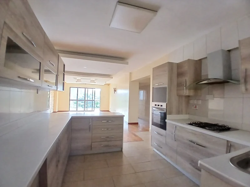 Beautiful 4 bedrooms apartment for rent on riara road