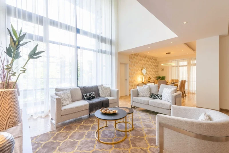 Three Bedroom Apartment + SQ For Sale, Riverside