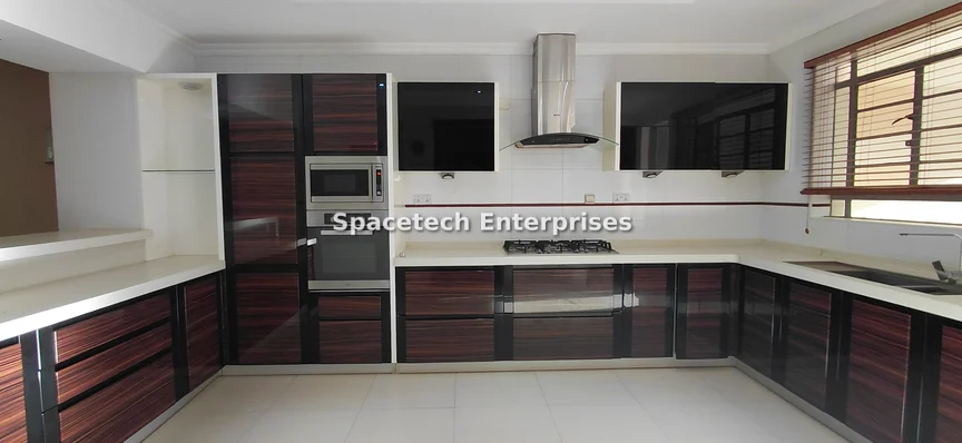 5-bedroom Townhouse for rent in Spring Valley