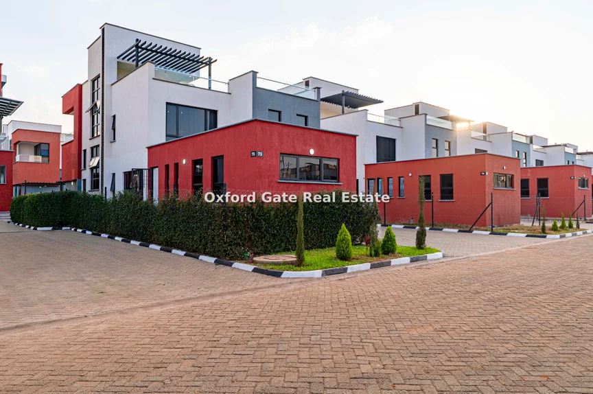 4-bedroom Townhouse for sale in Membley