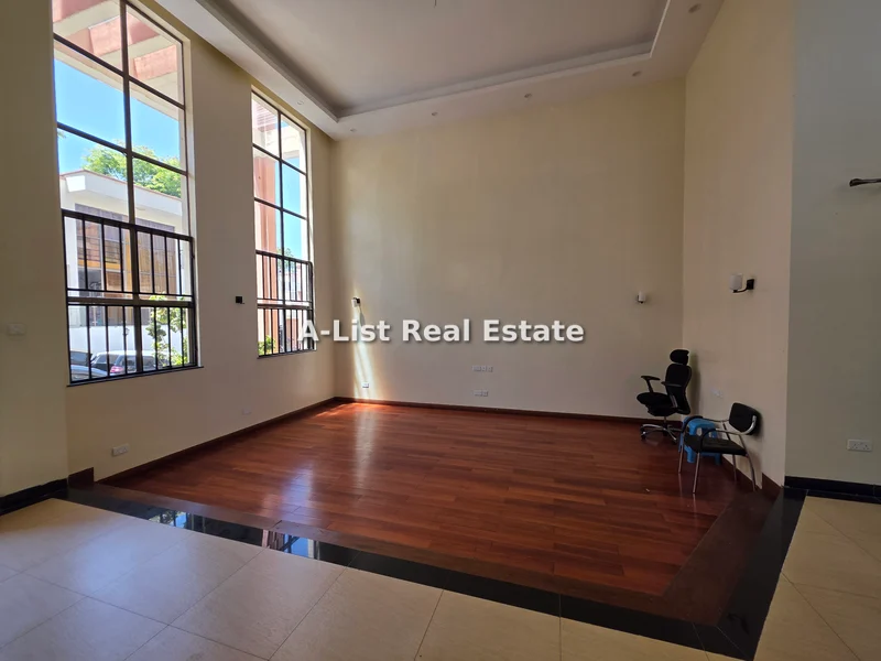 5-bedroom Villa for sale in Lavington