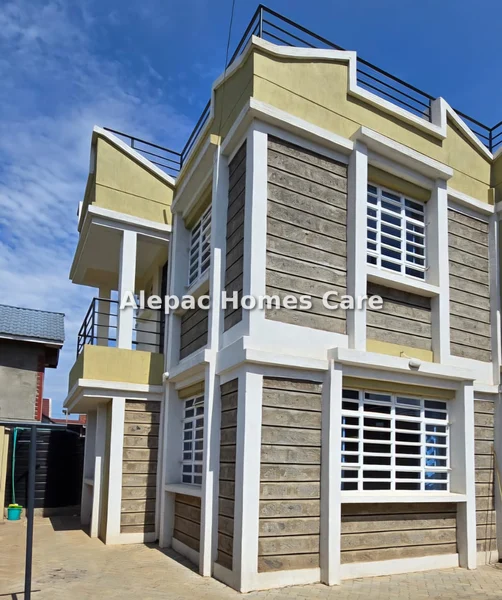 4-bedroom Townhouse for rent in Kamakis