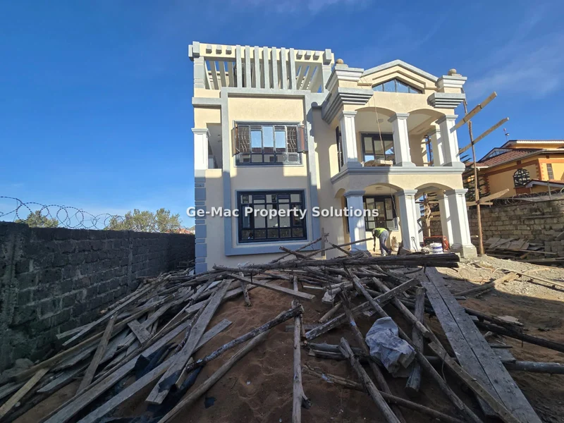 5-bedroom House for sale in Eastern ByPass