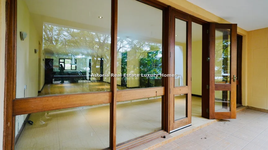 3-bedroom Apartment for rent in Riverside