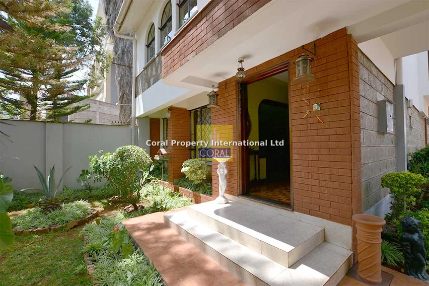 4-bedroom House for sale in Brookside