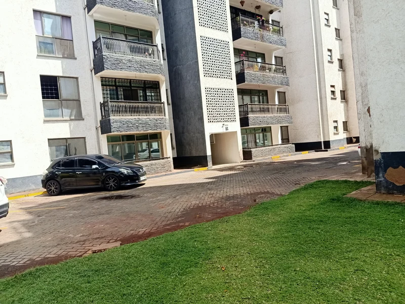 3-Bedroom (all ensuite) Apartment + SQ near QuickMart Store - Valley Arcade, Lavington
