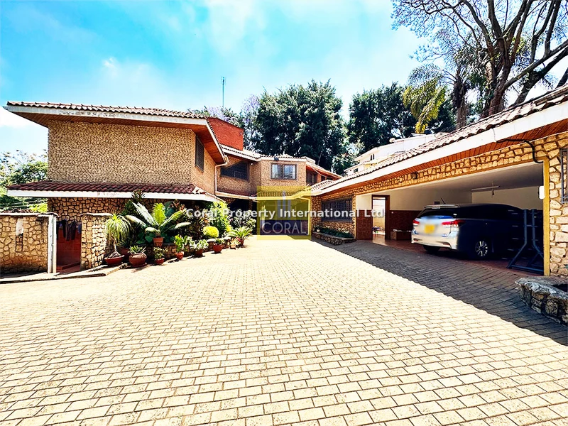 5-bedroom House for sale in Westlands Area