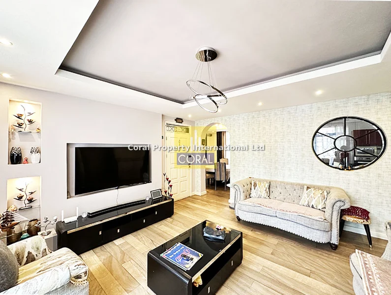 4-bedroom Apartment for sale in Riverside