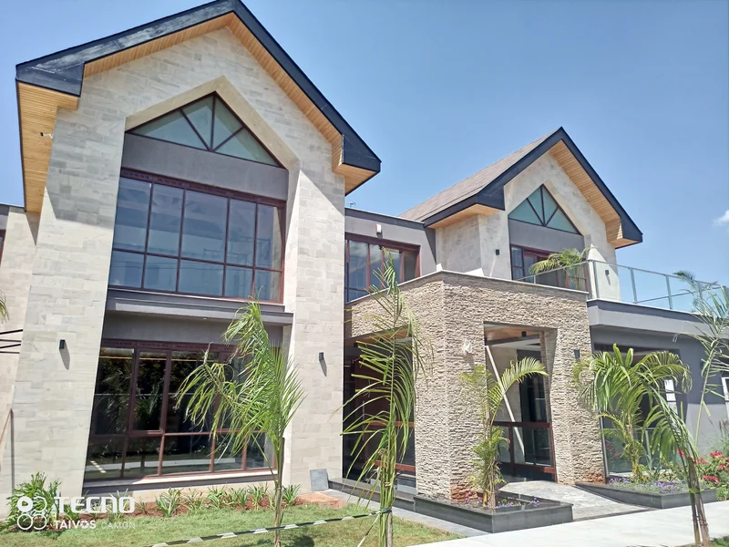 Spectacular 5 Bedrooms brand new villa with a separate guestwing for sale in Runda.for sale in Runda