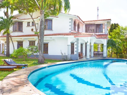 10-bedroom House for sale in Shanzu, Mombasa