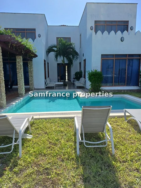 4-bedroom Villa for sale in Kikambala