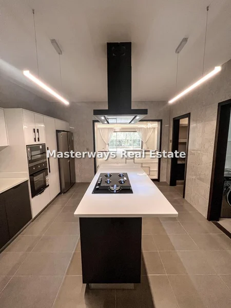 3-bedroom Apartment for rent in Riverside
