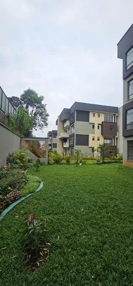 Roslyn duplex 4bedroom