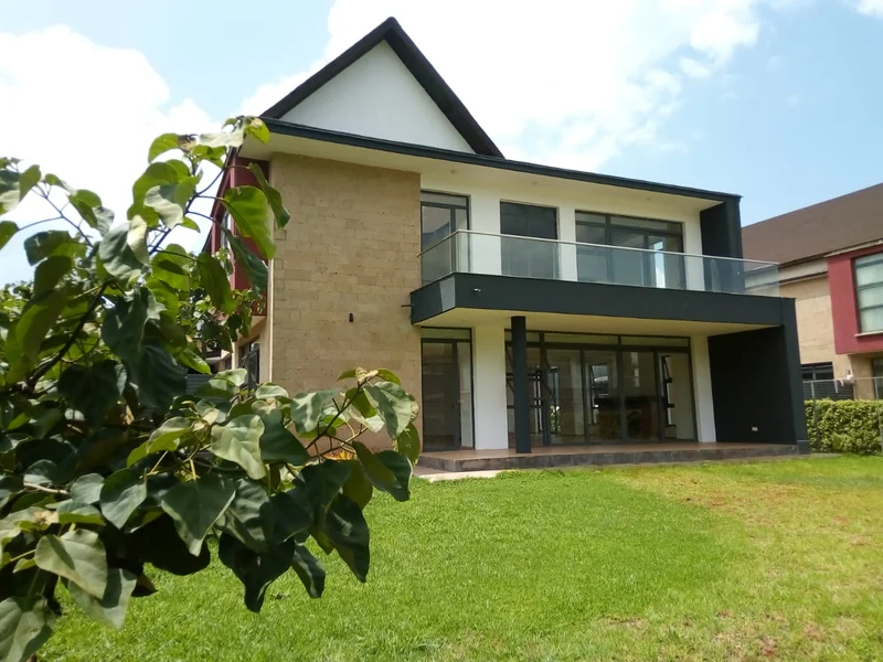 4 bedroom townhouse house in a gated community for sale in garden estate