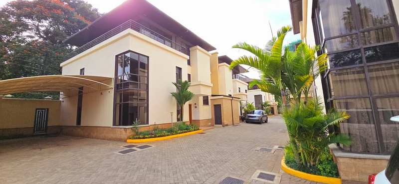 Magnificent 5-bedroom townhouse