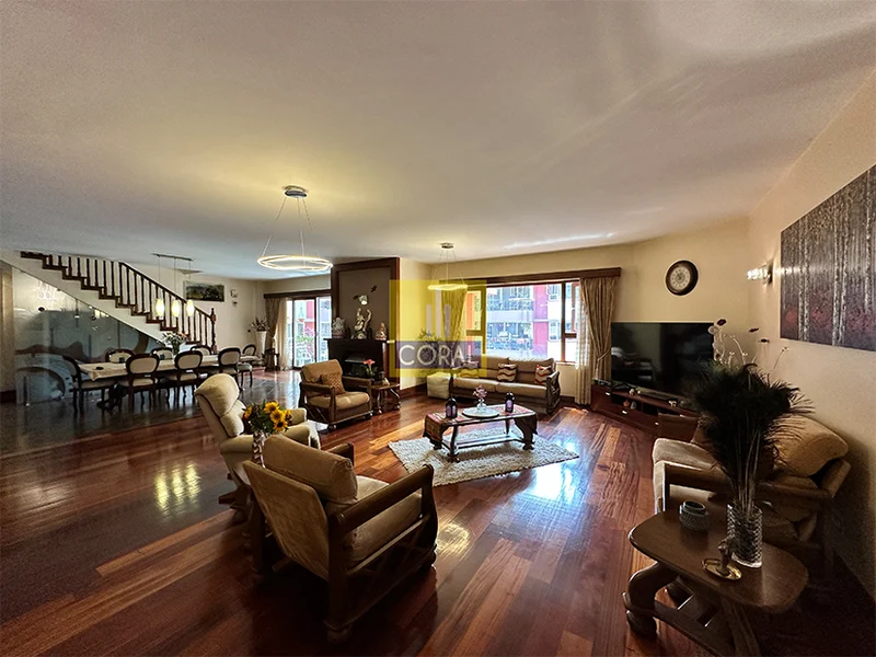 Grand 4-Bedroom Duplex Penthouse in an Exclusive Low-Density Estate in Parklands