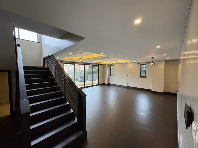 4 bedrooms Duplex Apartment to Let