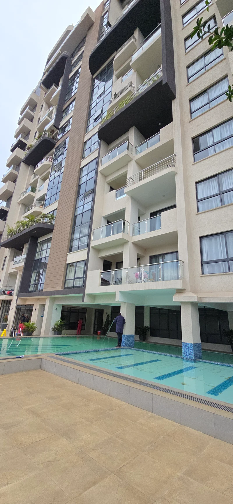 4 bedrooms all ensuite apartment