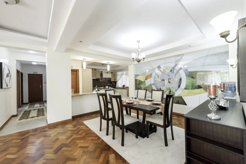 3 bed plus DSQ furnished apartment