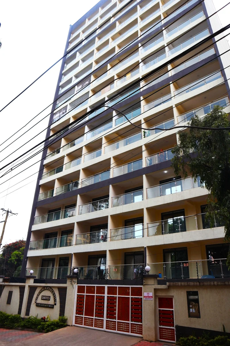 4-Bedroom Apartment with SQ