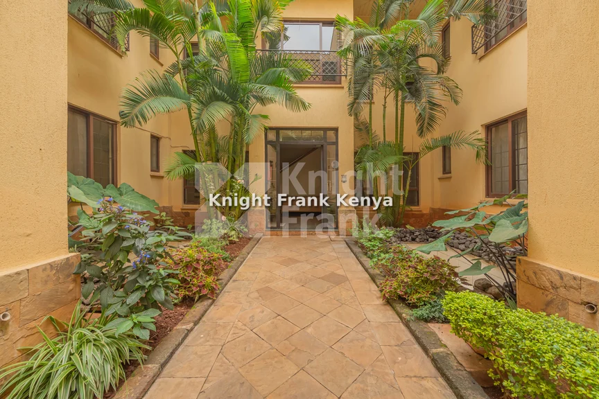 4-bedroom Apartment for sale in Riverside