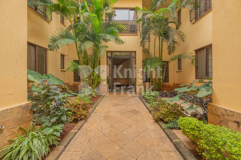 A homely, well maintained 4 bedroom apartment in Riverside