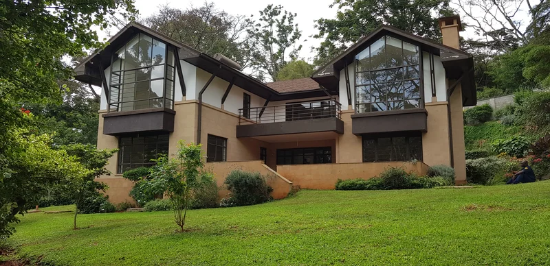 This premium gated estate in the heart of Rosslyn comprises four spacious 5-bedroom executive townhouses, Rosslyn Lone Tree is a sought-after neighborhood for rental market