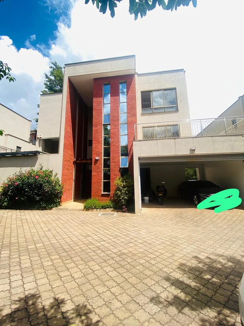 5Bedroom+Dsq For Sale-Lavington