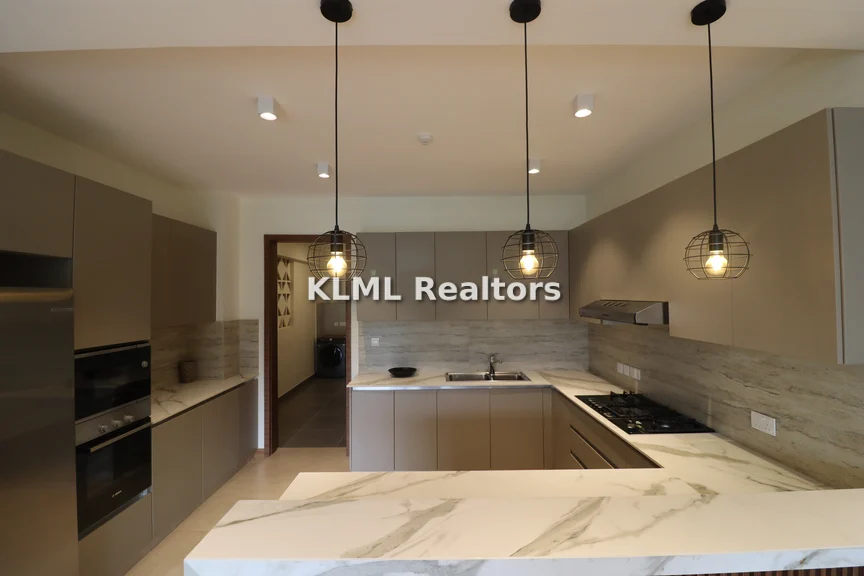 3-bedroom Apartment for sale in Riverside