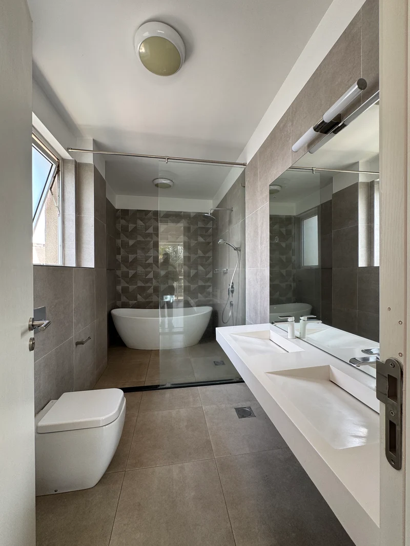Modern 4 Bedrooms House for sale In lavington