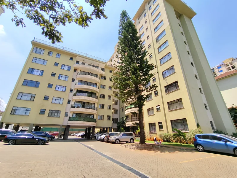 3-Bedroom Apartment (all en-suite) to Let in Kilimani at Kes 150,000 per month