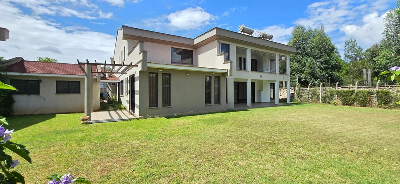Charming, modern 6 bedroom family home in Lavington