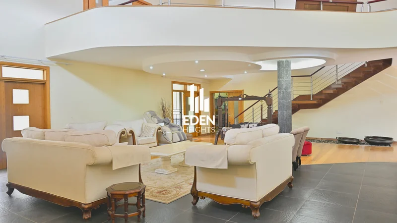 Spacious 5 Bedroom Townhouse In Serene Community In Kyuna