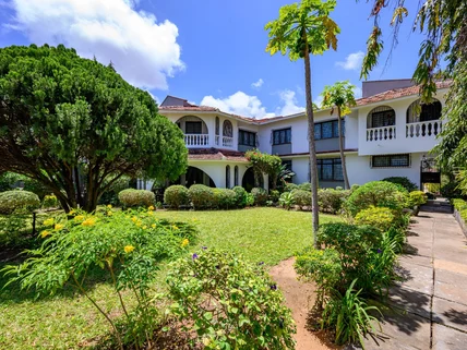 5-bedroom Townhouse for sale in Nyali Area, Nyali