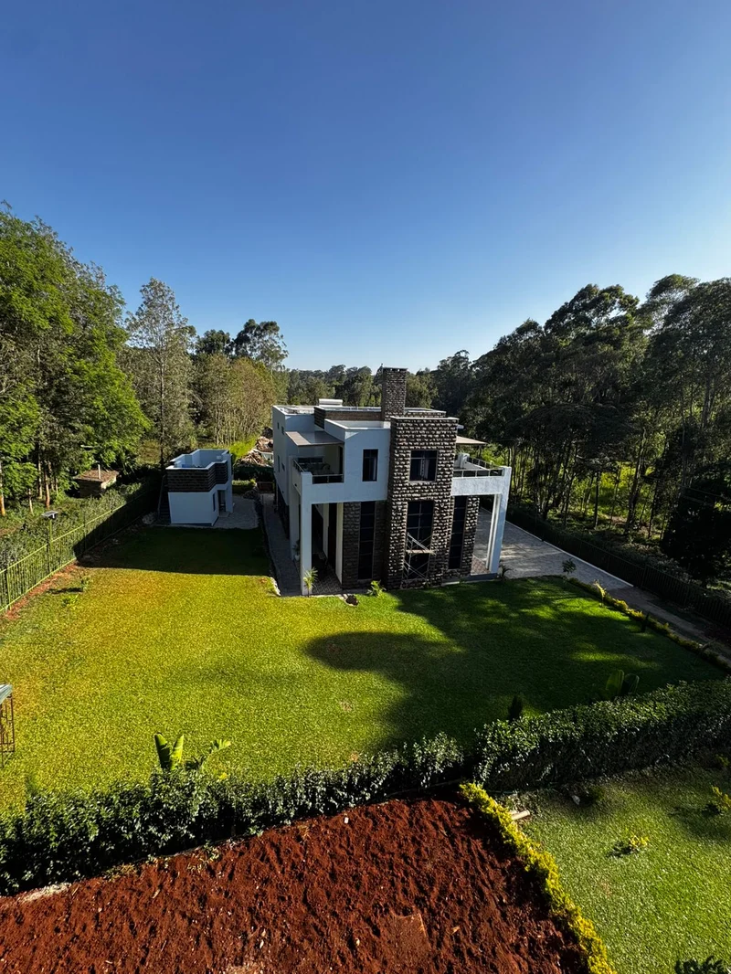 Luxurious 5 bedroom villa for sale