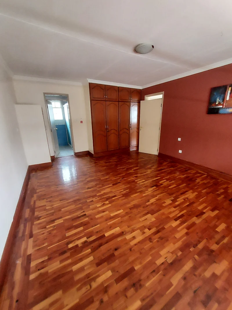 Riverside generous 1 bedroom plus study to let