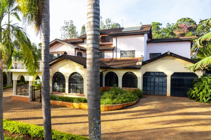 4 bedroom all ensuite sitting on half an acre for sale