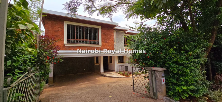5-bedroom Townhouse for sale in Spring Valley