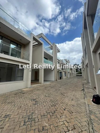 6-bedroom Townhouse for sale in Lavington