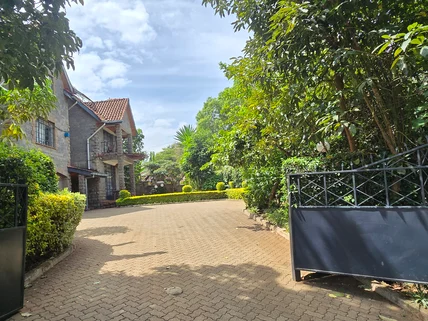 5-bedroom Townhouse for sale in Lavington, Nairobi