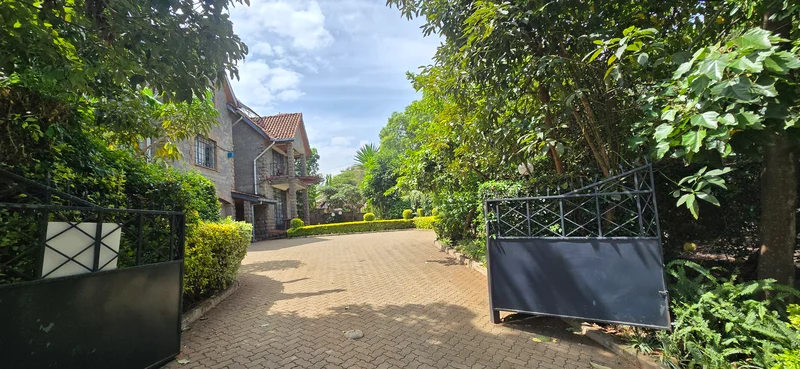 Beautiful 5 bedroom townhouse