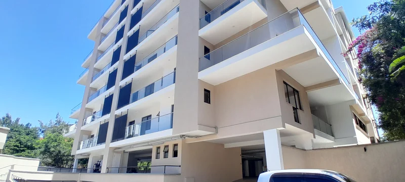 Stunning 3 bedrooms apartment with dsq for rent in Lavington