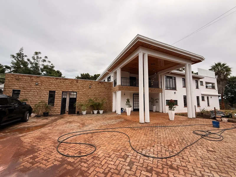 5 Bedroom Luxurious House For Sale in Runda
