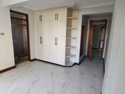 3-bedroom Apartment for rent in Thome, Roysambu