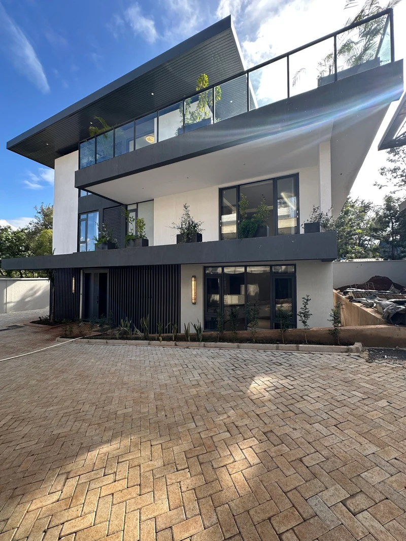 Ultra-Luxury Smart Residence 5BEDROOM In Lavington – 150M