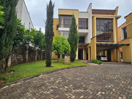 5-bedroom Villa for sale in Lavington, Nairobi