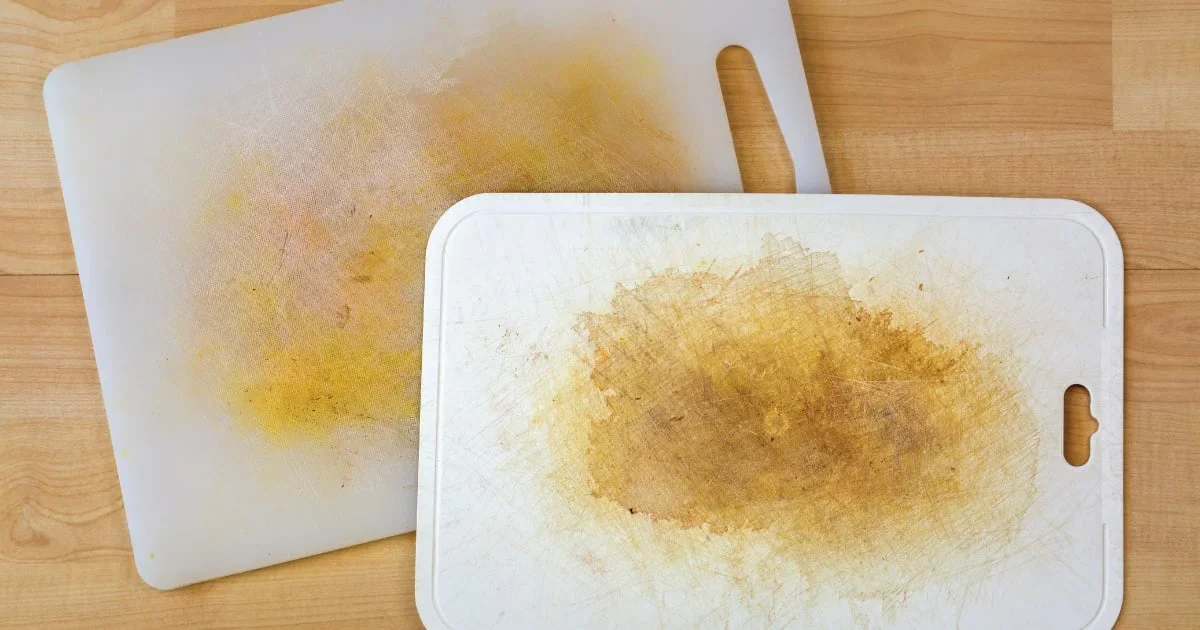 removing stains from the chopping board