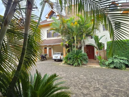 5-bedroom Townhouse for rent in Lavington, Nairobi