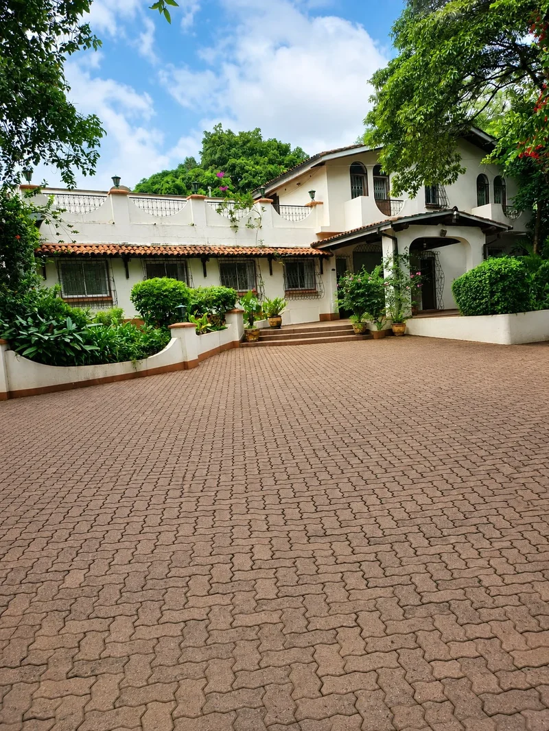 5 Bedroom Town House on 0.78 Acre for Sale in Lavington