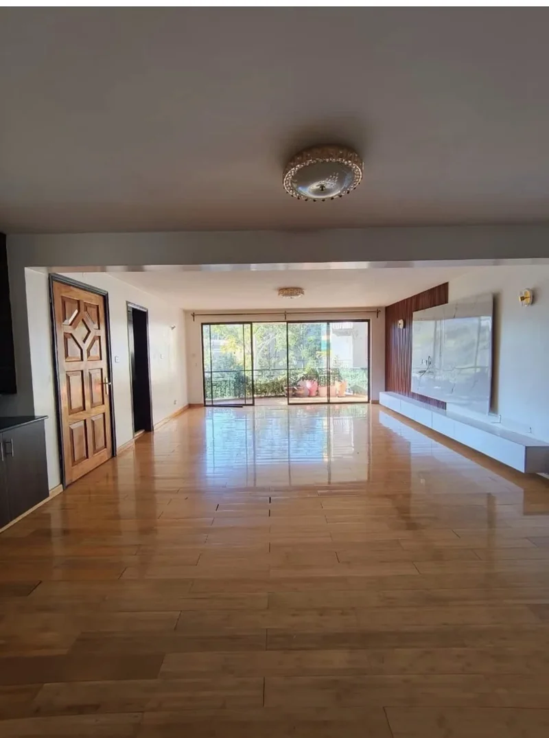 Lavington 3 Bedrooms Ensuit plus Dsq to Let